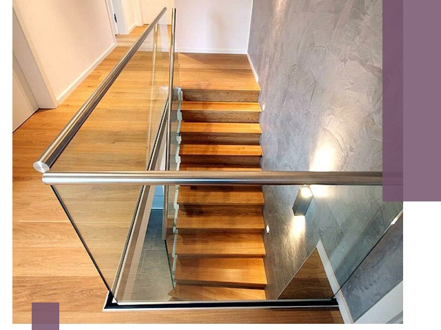 Перила для лестницы в доме — изготовление и монтаж в Нефтеюганске