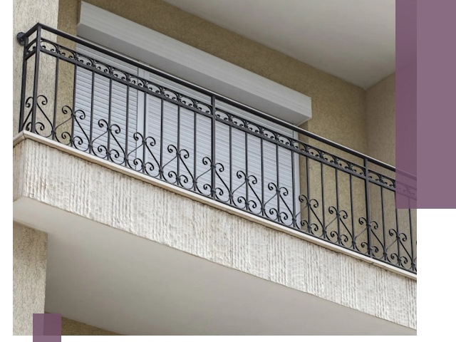 Балконные ограждения из металла и стекла в Нефтеюганске для домов