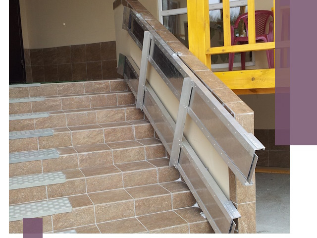 Откидные пандусы под ключ в Нефтеюганске — монтаж и демонтаж