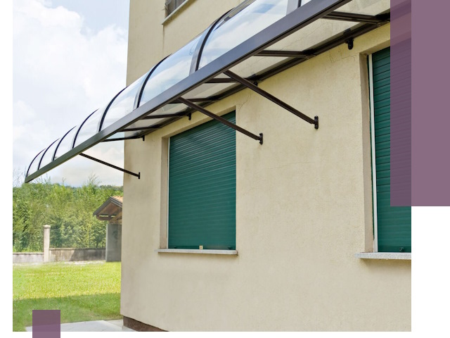 Козырьки над окнами в Нефтеюганске — изготовление и монтаж по выгоде