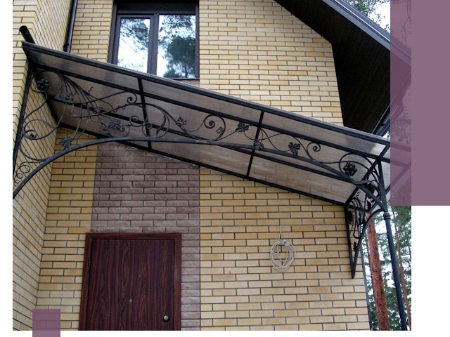 Односкатные козырьки из металла под ключ в Нефтеюганске