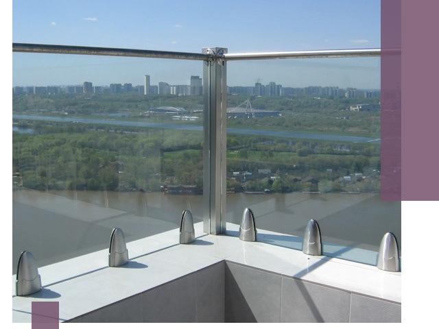 Стеклянные парапеты премиум класса в Нефтеюганске для домов и бизнесов