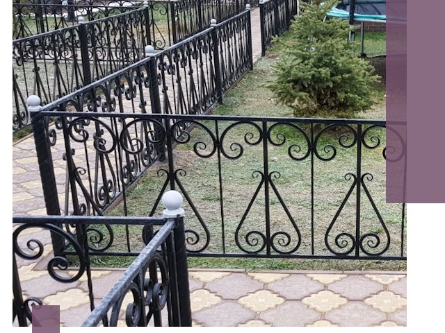 Кованые газонные ограждения под ключ в Нефтеюганске